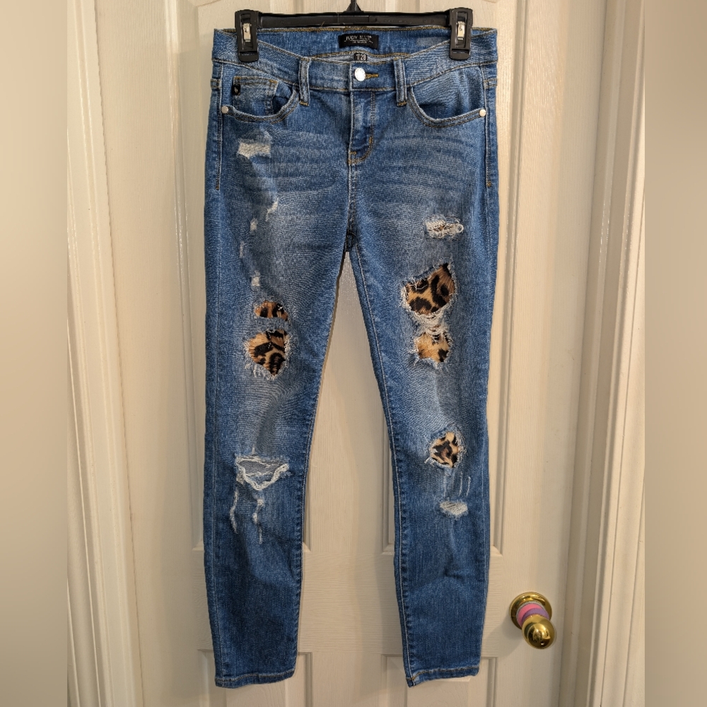Judy Blue 7/28 Distressed Stretch Leopard Patch Skinny Jeans
